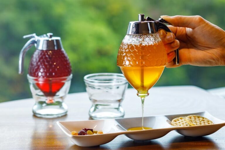 ラウンジでのおもてなしサービス　蜂蜜バイキング