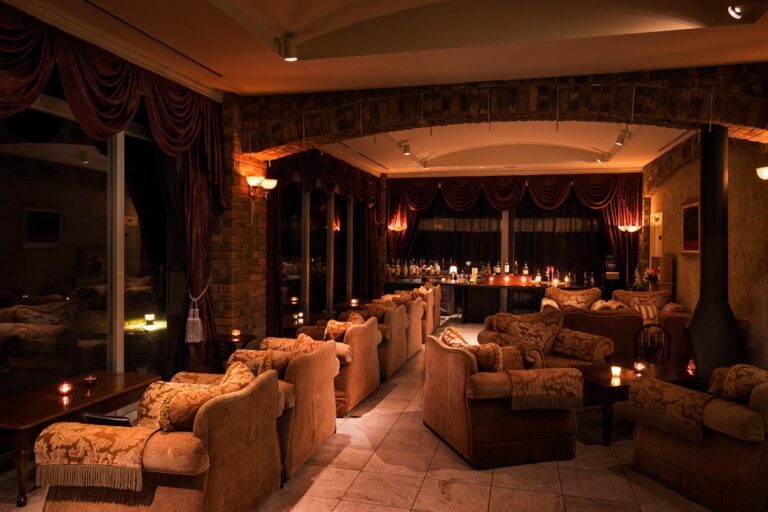 ホテルノイシュロス小樽 バーラウンジ ペルレ