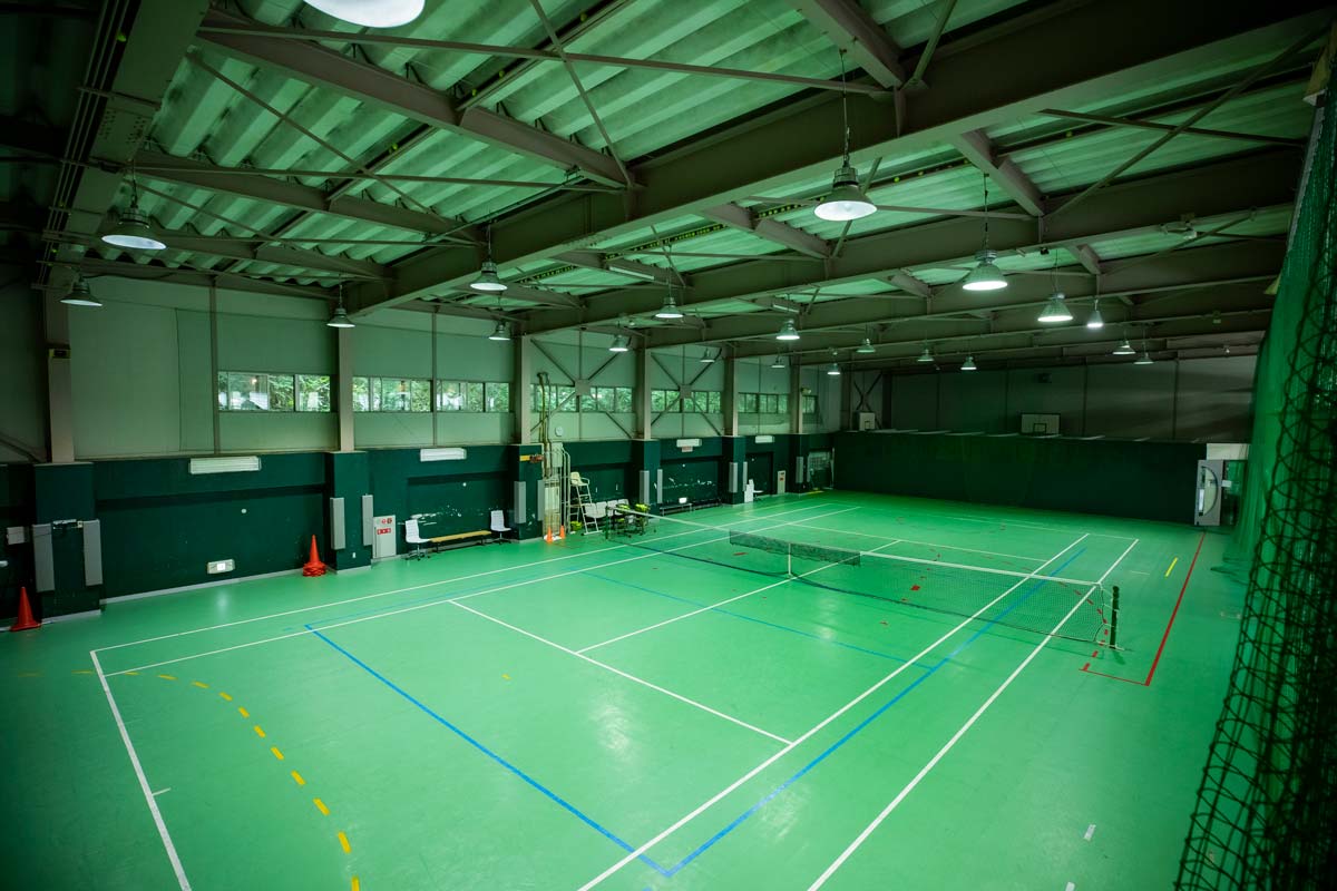 全天候型スポーツアリーナ