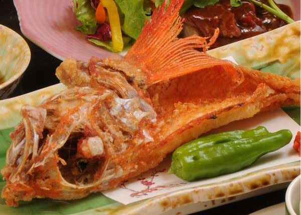 湯の川温泉 一乃松 生の吉次唐揚げ