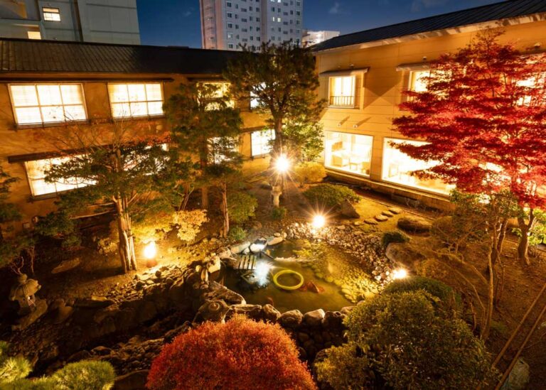 湯の川温泉 一乃松 日本庭園(中庭)