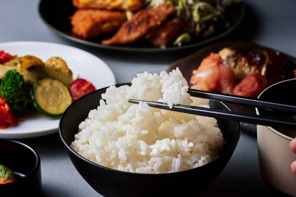 直接買い付ける北海道産のななつぼしがおいしくなる、ごはんのお供も充実。